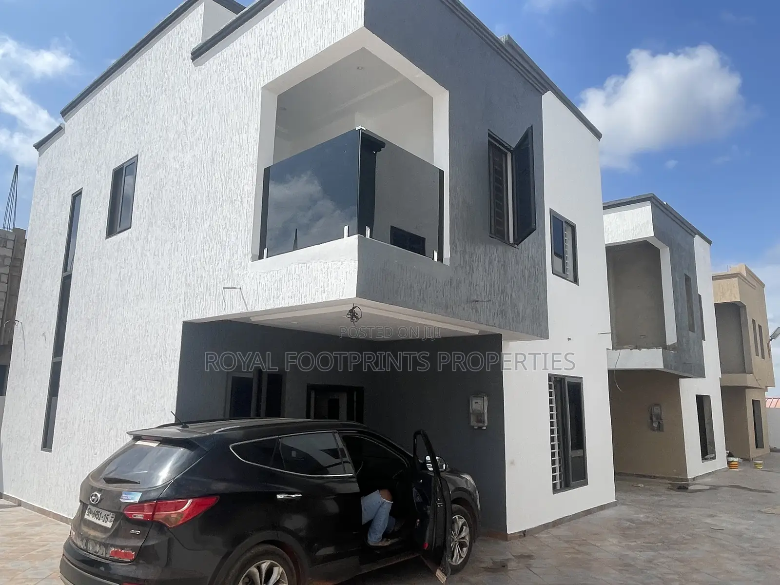 3bdrm Townhouse/Terrace in Royals Footprints, Ashaley Botwe for sale