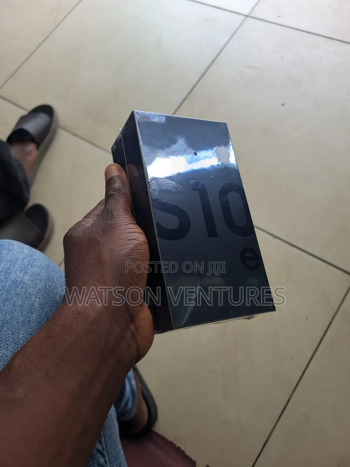 New Samsung Galaxy S10e 128 GB Blue