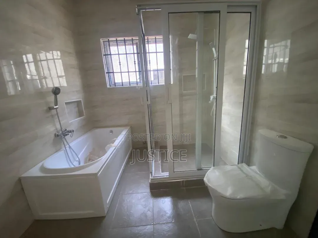 3bdrm House in Ashaley Botwe, Little Roses Area for rent