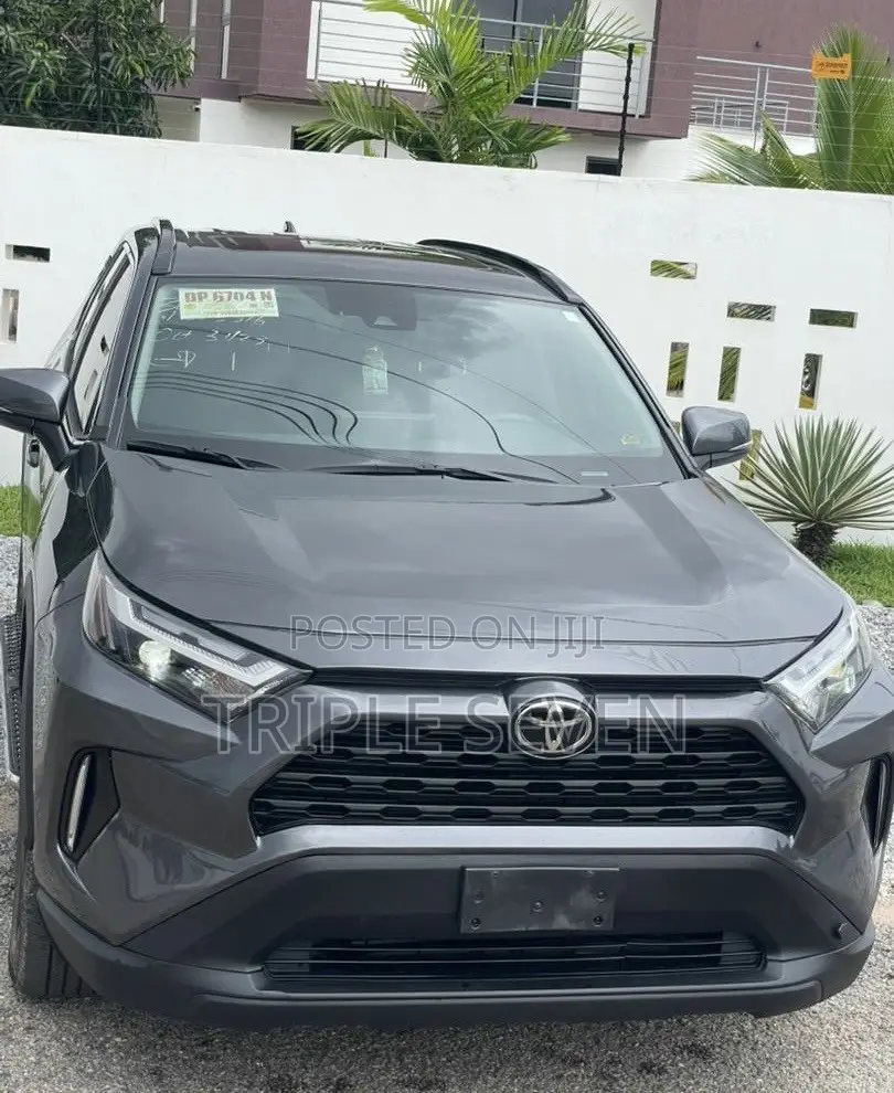 Toyota RAV4 XLE Premium 2025 Gray
