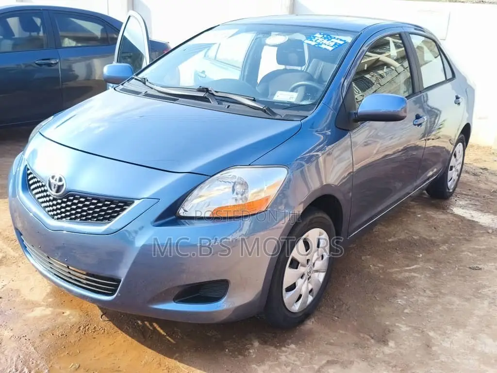 Toyota Yaris 2012 Blue