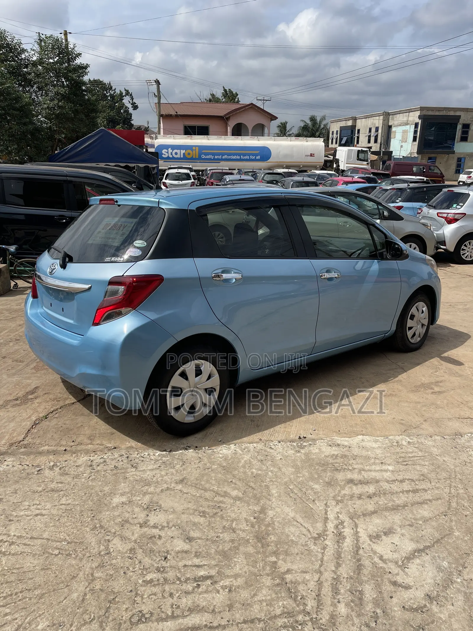 Toyota Vitz 1.3 AWD 5dr 2015 Blue