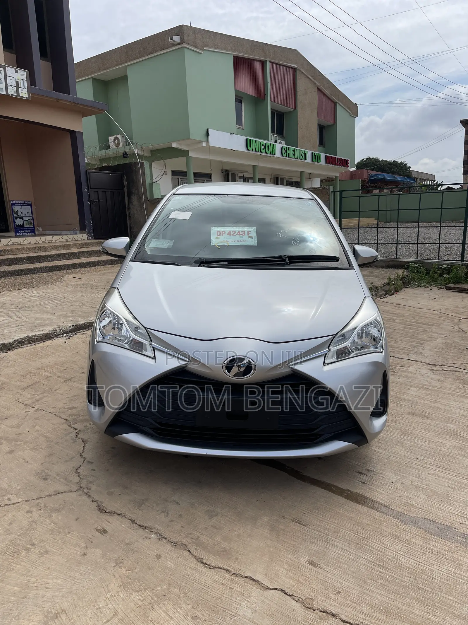 Toyota Vitz 1.3 AWD 5dr 2017 Silver