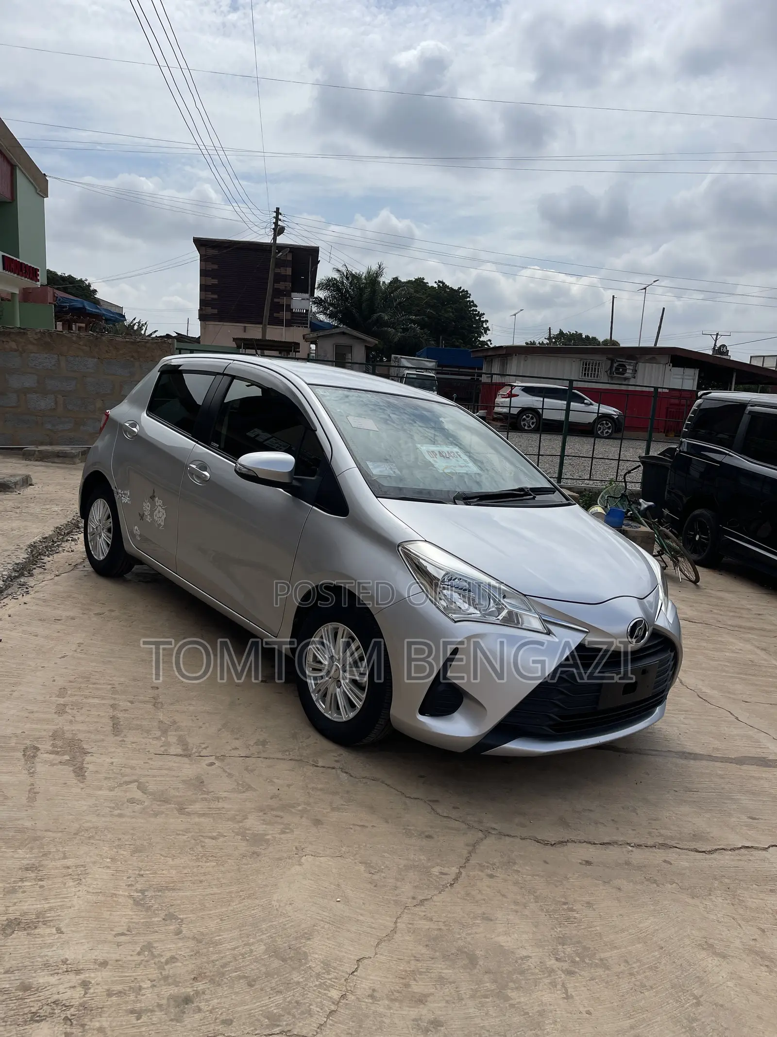 Toyota Vitz 1.3 AWD 5dr 2017 Silver