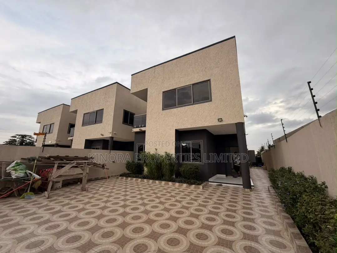 4bdrm Duplex in Ashaley Botwe for rent