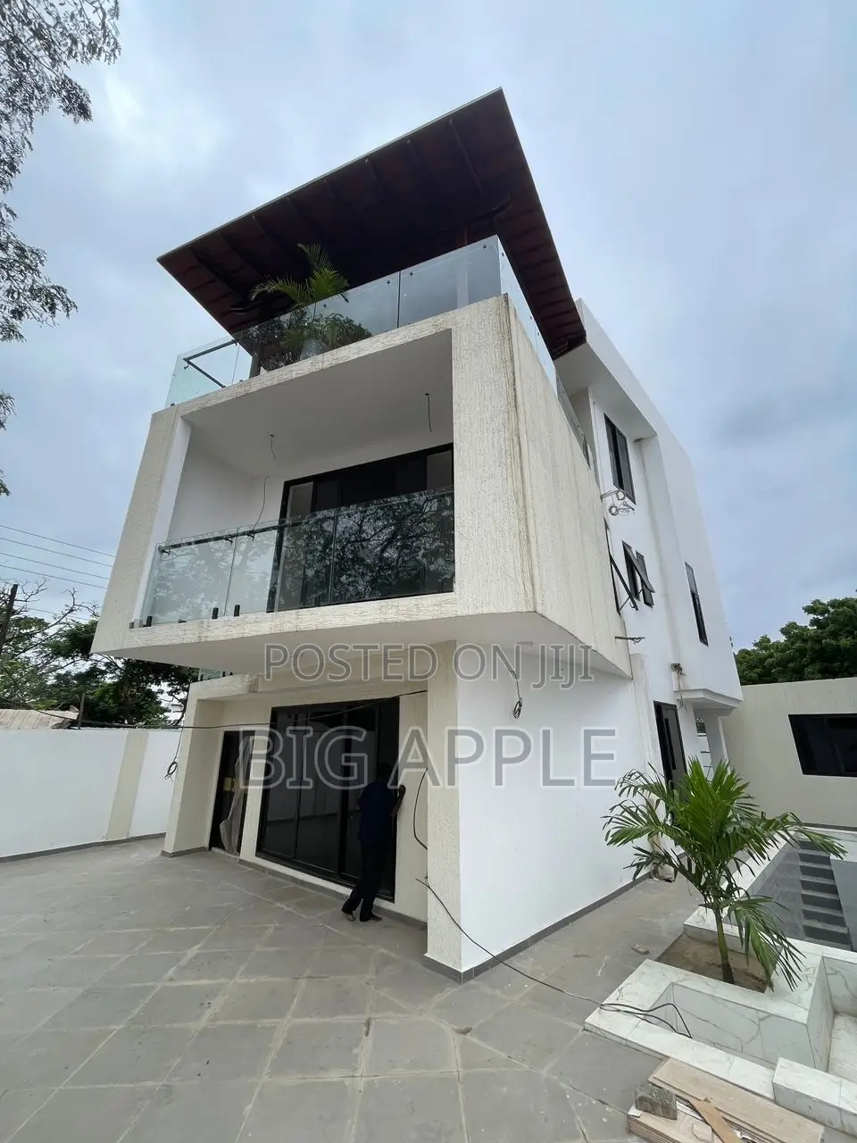 4bdrm House in Labone for rent