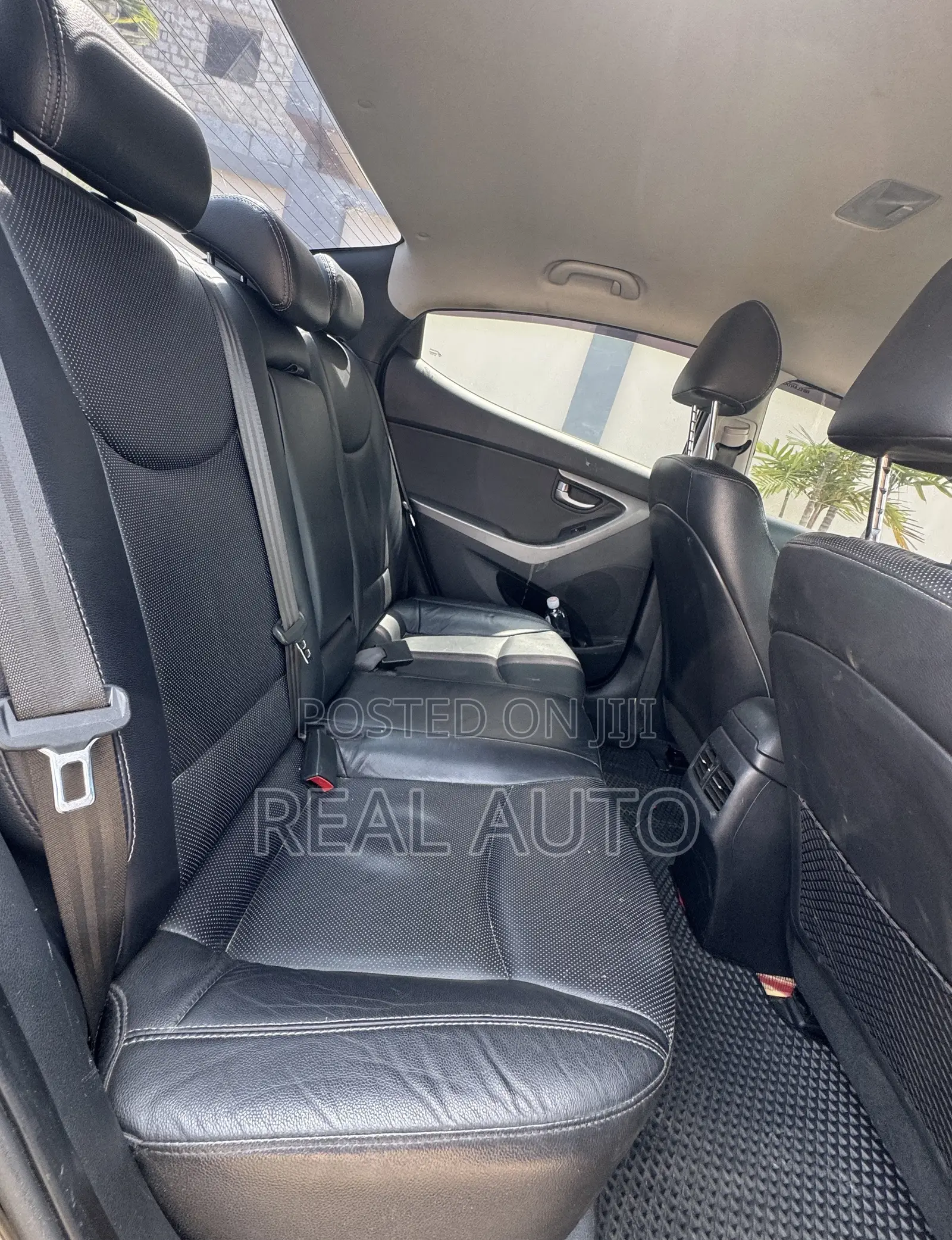 Hyundai Elantra SE Sedan FWD (1.8L 4cyl 6A) 2016 Black