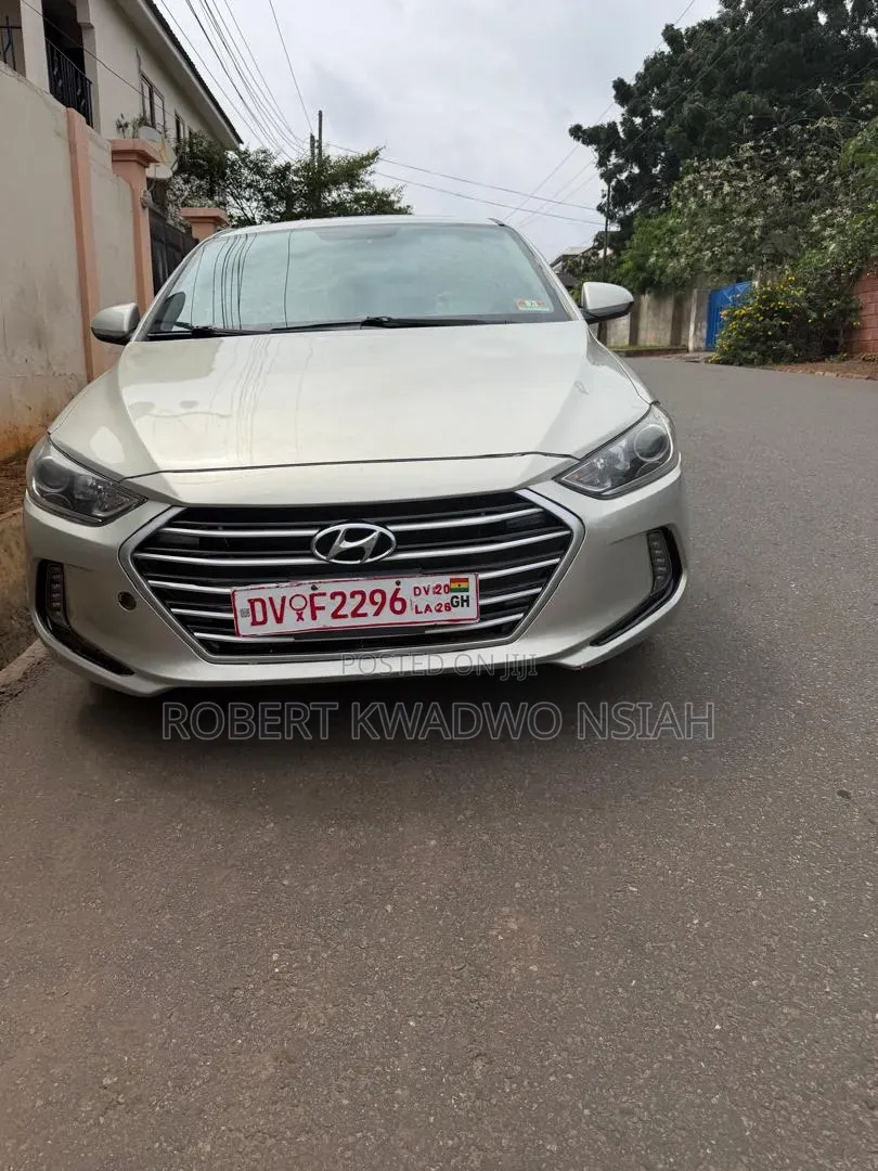 Hyundai Elantra 2017 Gold