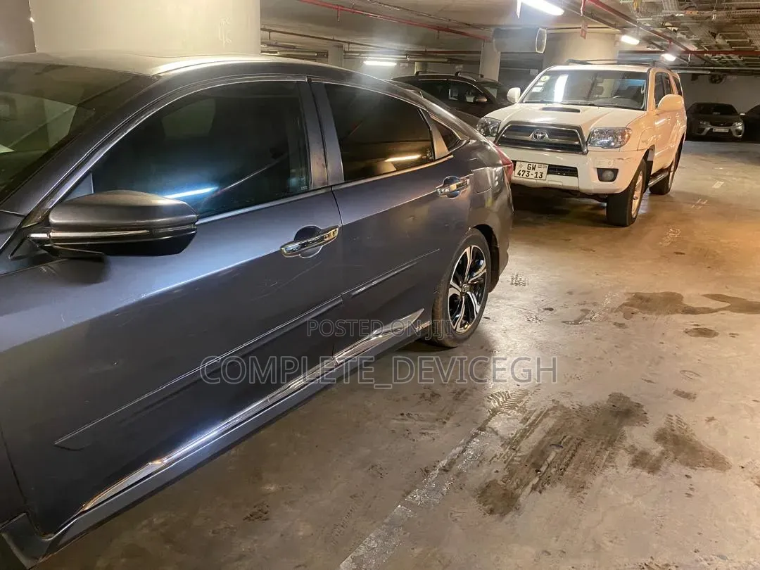 Honda Civic Touring 4dr Sedan (1.5L 4cyl) 2016 Gray