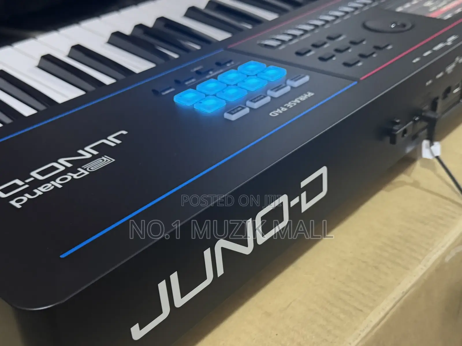 Roland Juno D6
