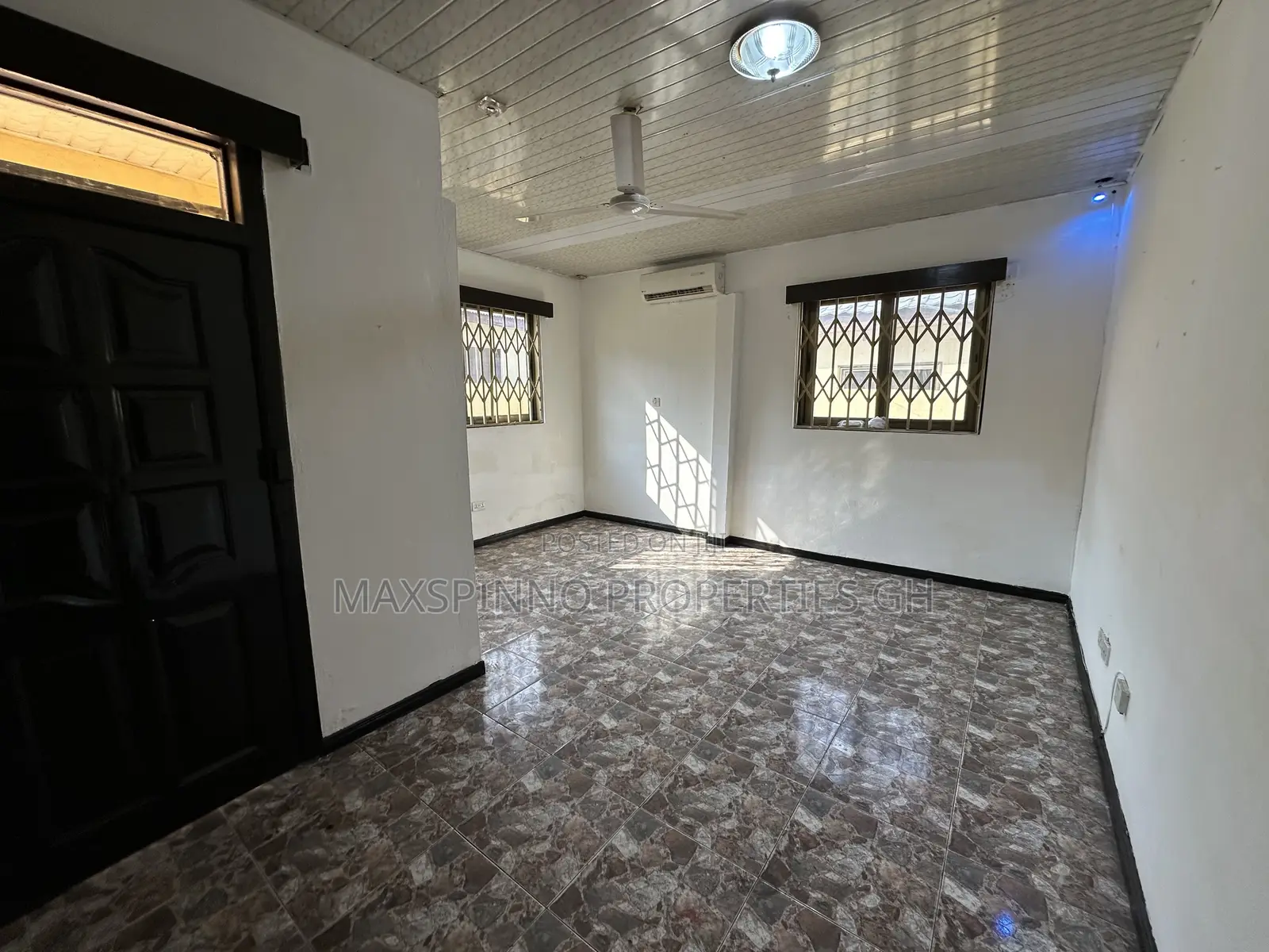 3bdrm House in Maxspinno Properties, A&C Mall Area for rent