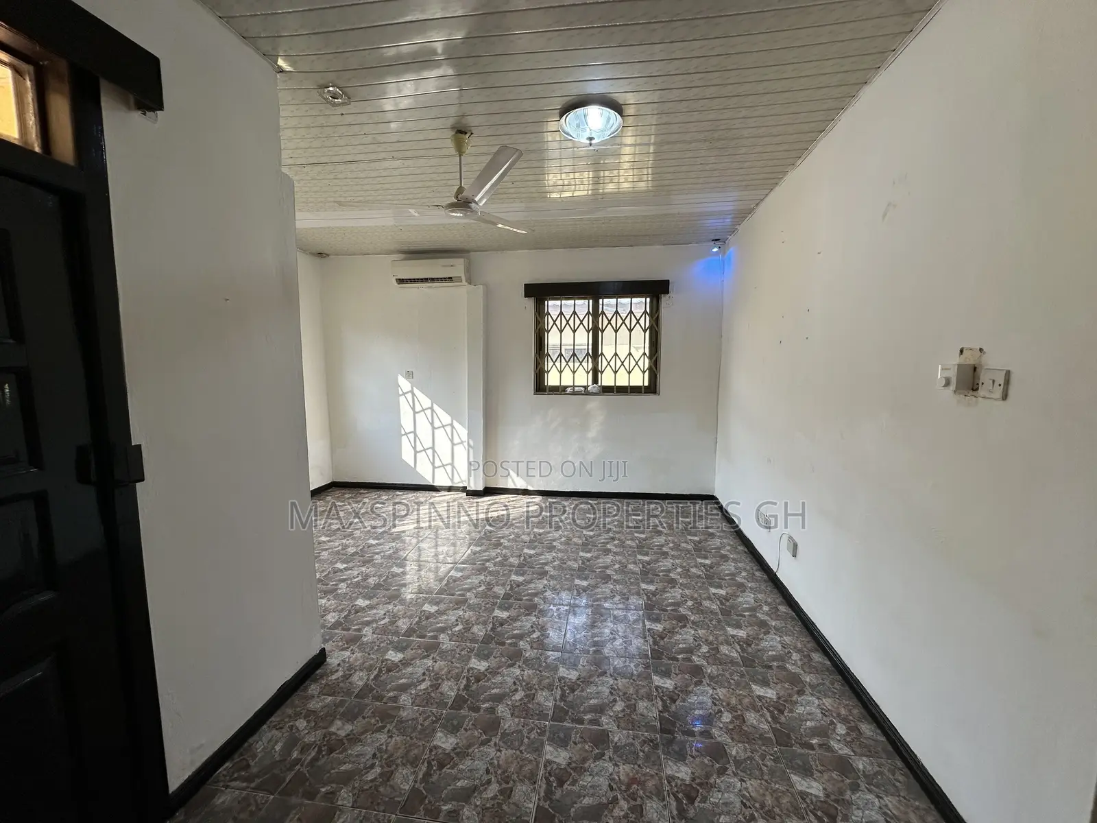 3bdrm House in Maxspinno Properties, A&C Mall Area for rent