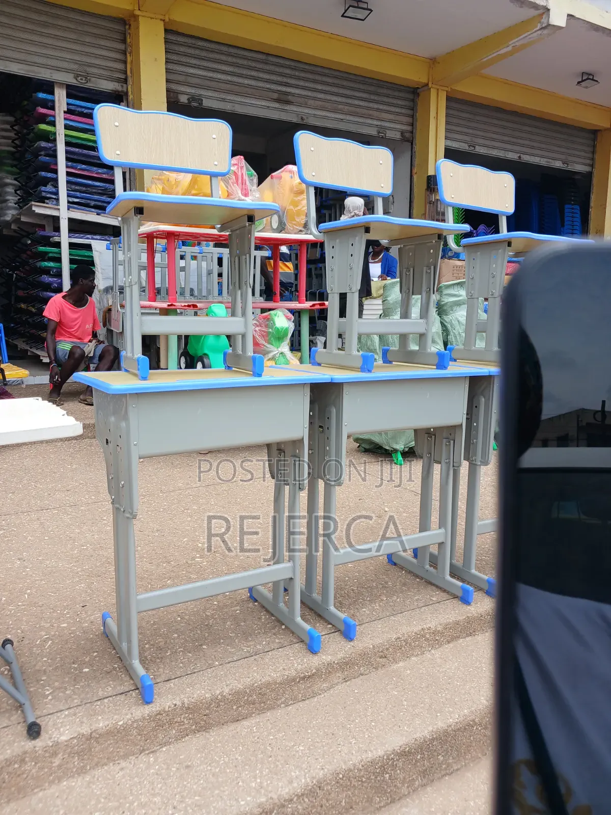 Stustudents Table and Chairs