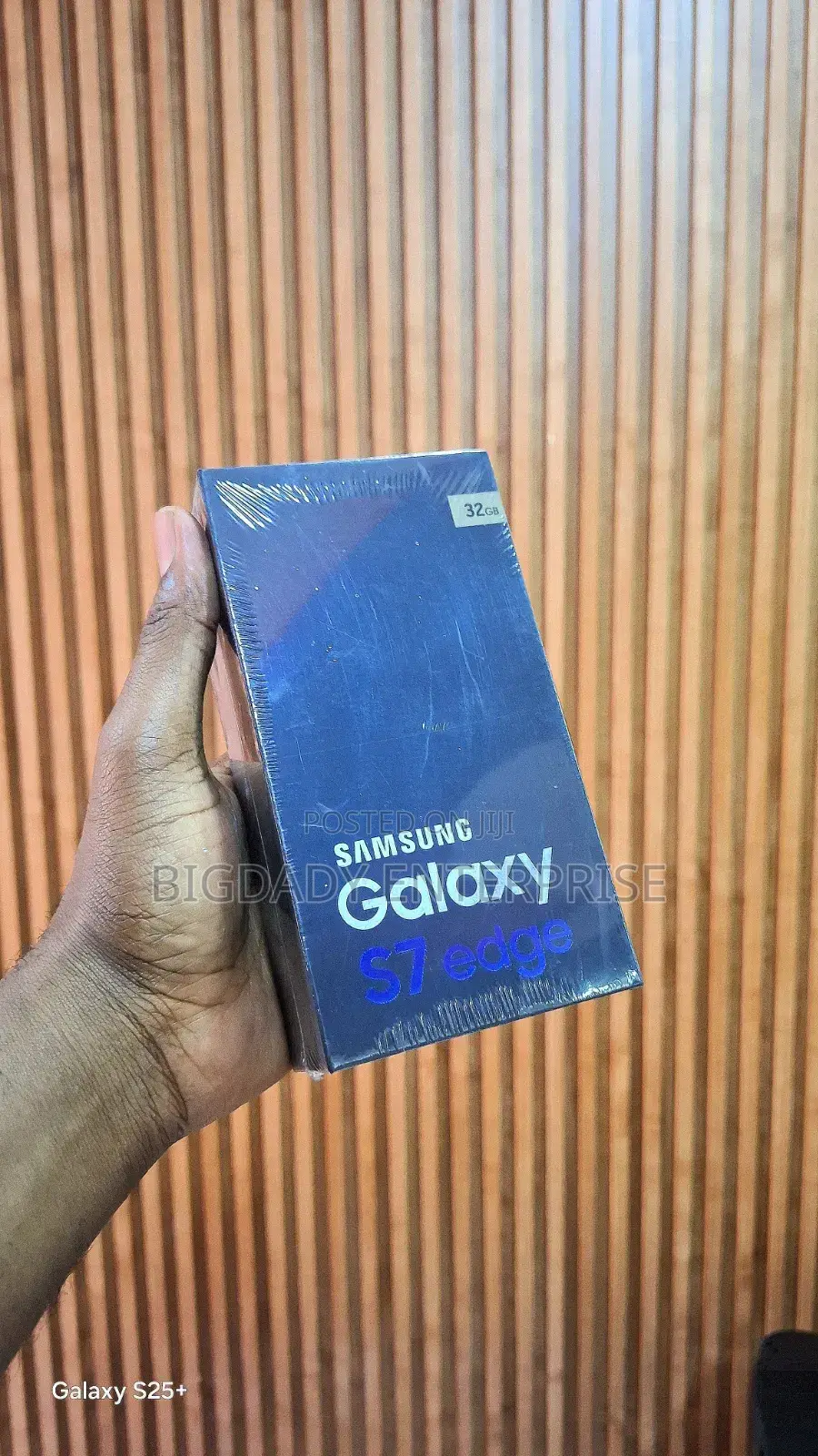 New Samsung Galaxy S7 edge 32 GB Black