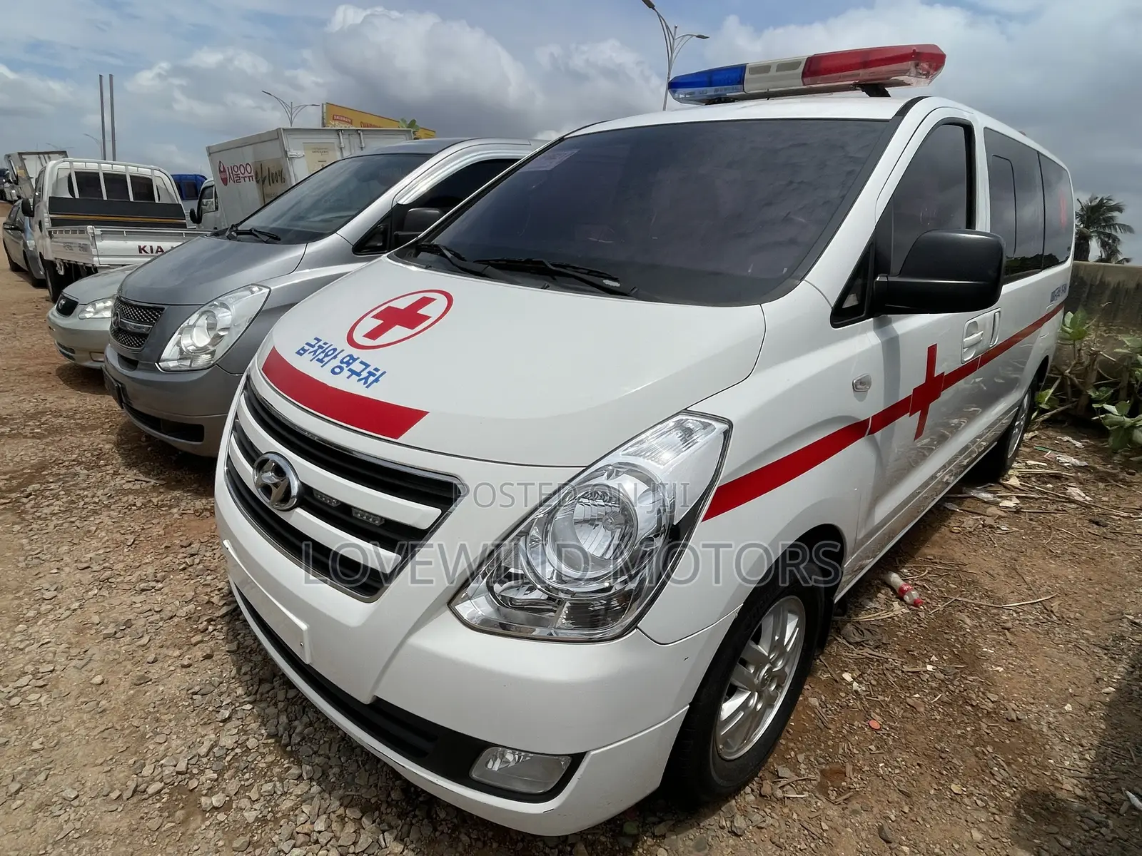 Hyundai H1 2016 White