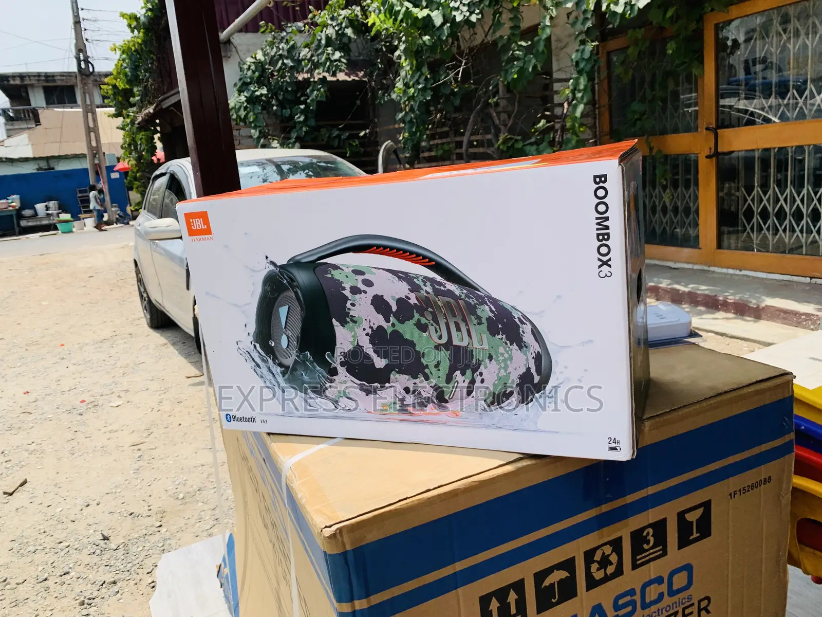 Better Deals in JBL Bluetooth Speakers Boombox 3