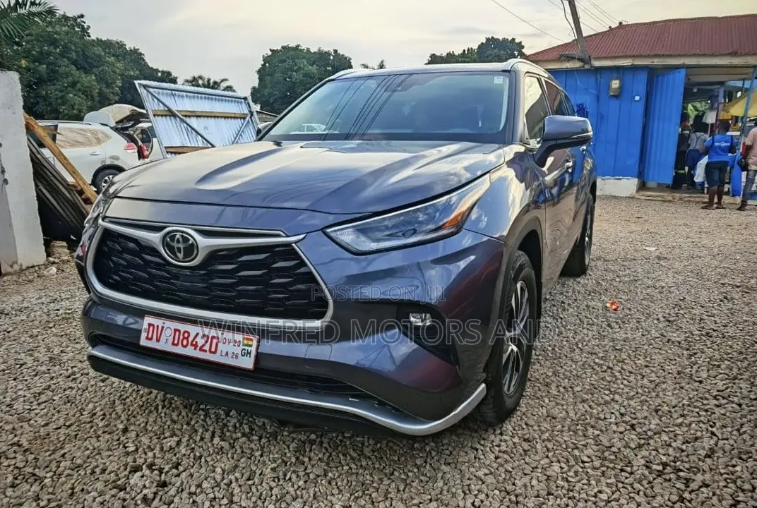 Toyota Highlander XLE 2021 Gray
