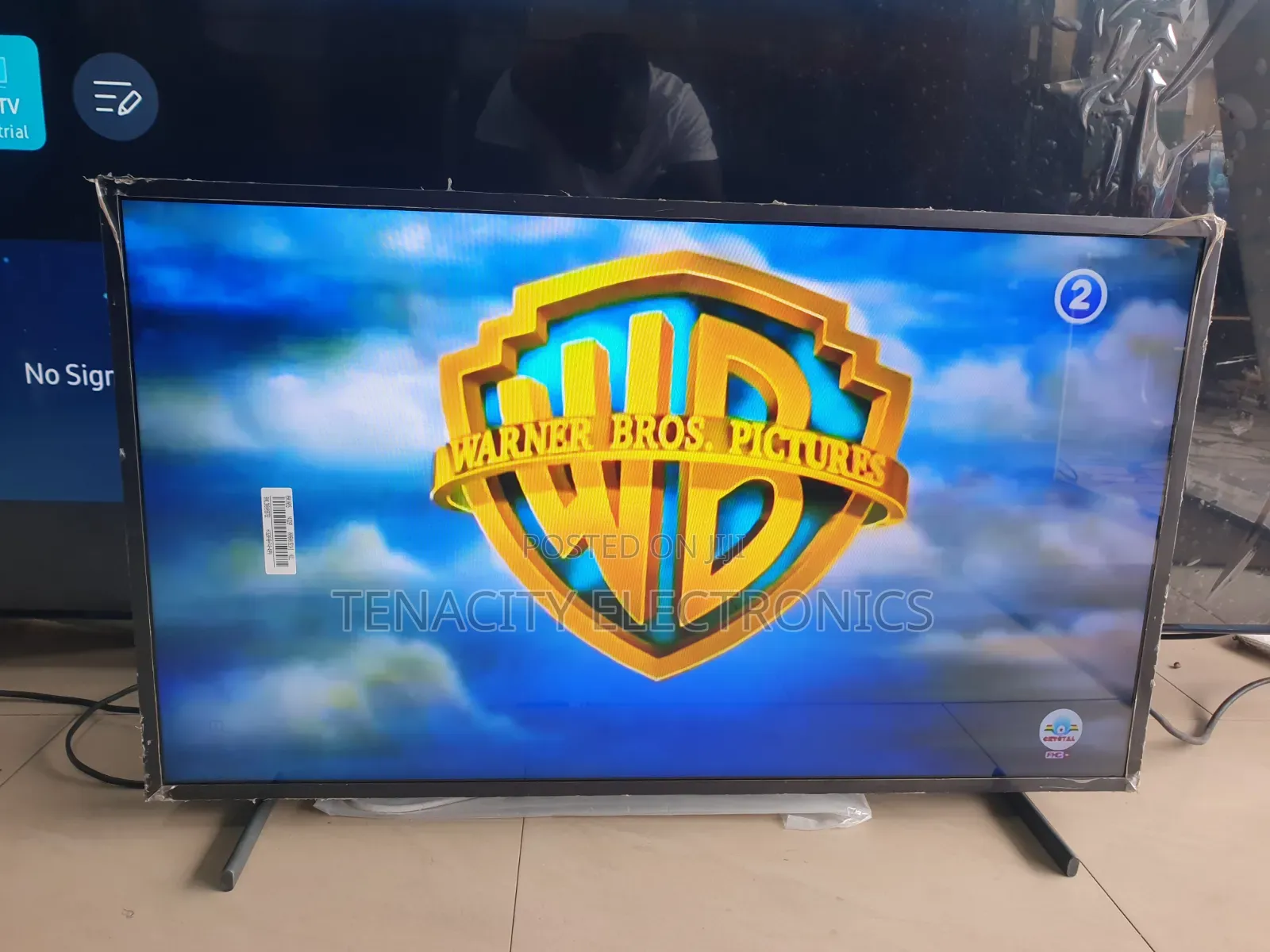 Qled Picture Frame 32"samsung Uhd HDR Smart Satellite TV