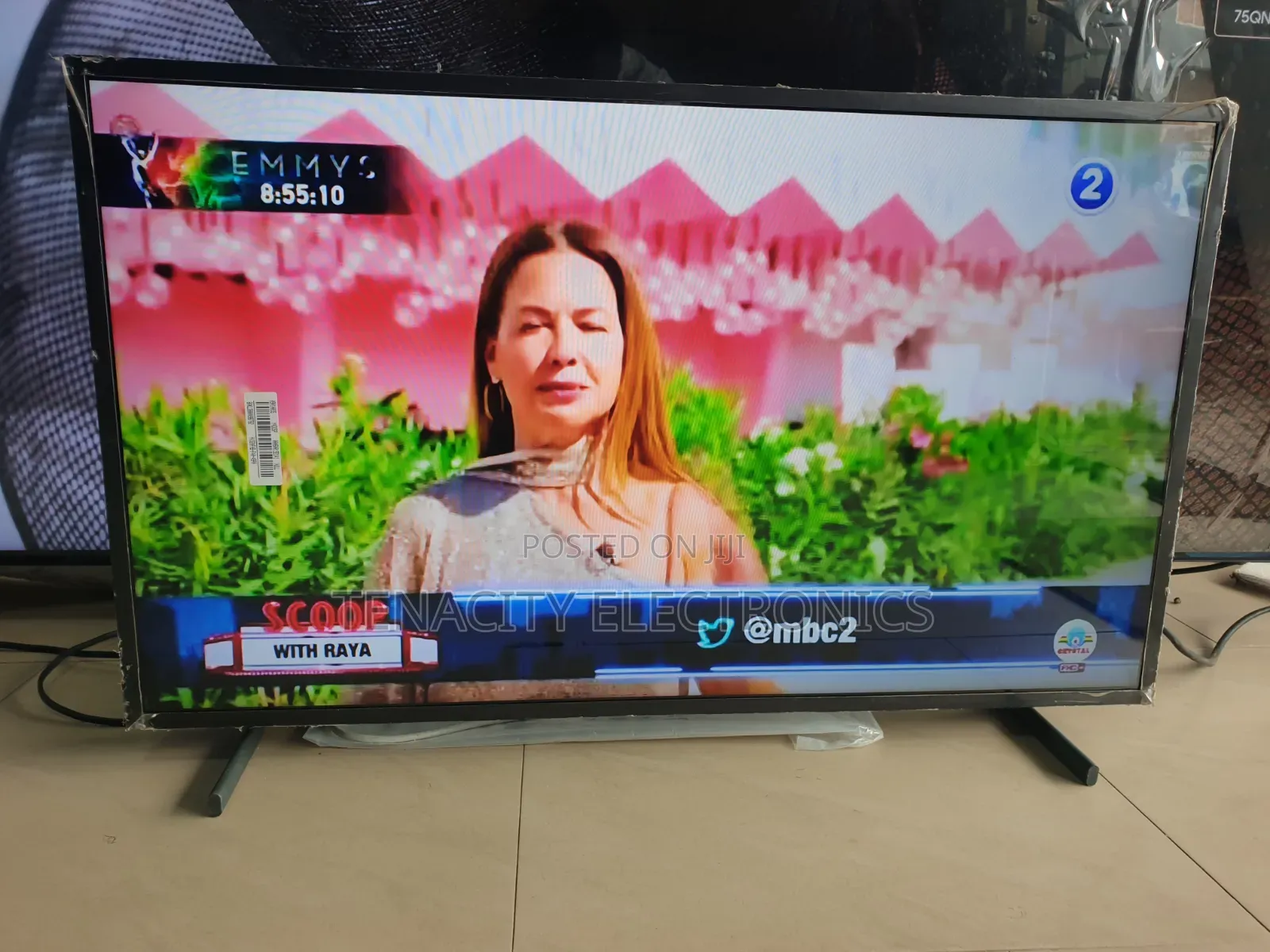 Qled Picture Frame 32"samsung Uhd HDR Smart Satellite TV