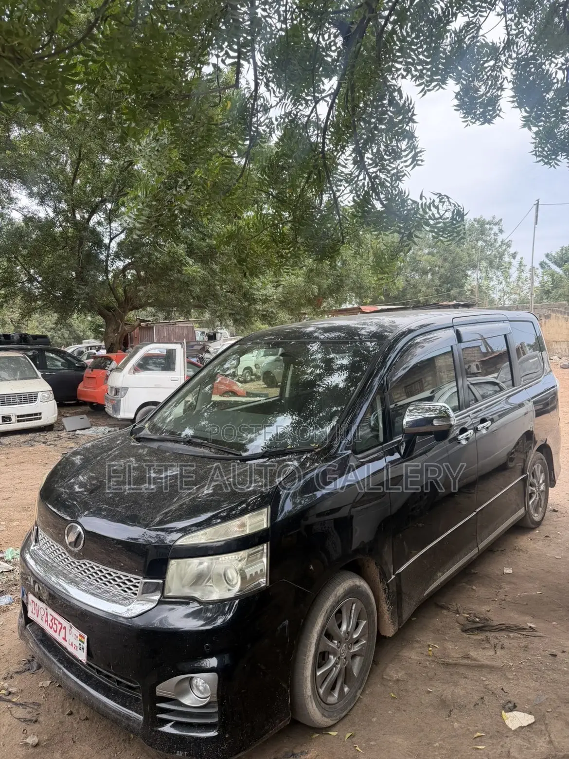 Toyota Voxy V 4WD 7-Seater 2012 Black