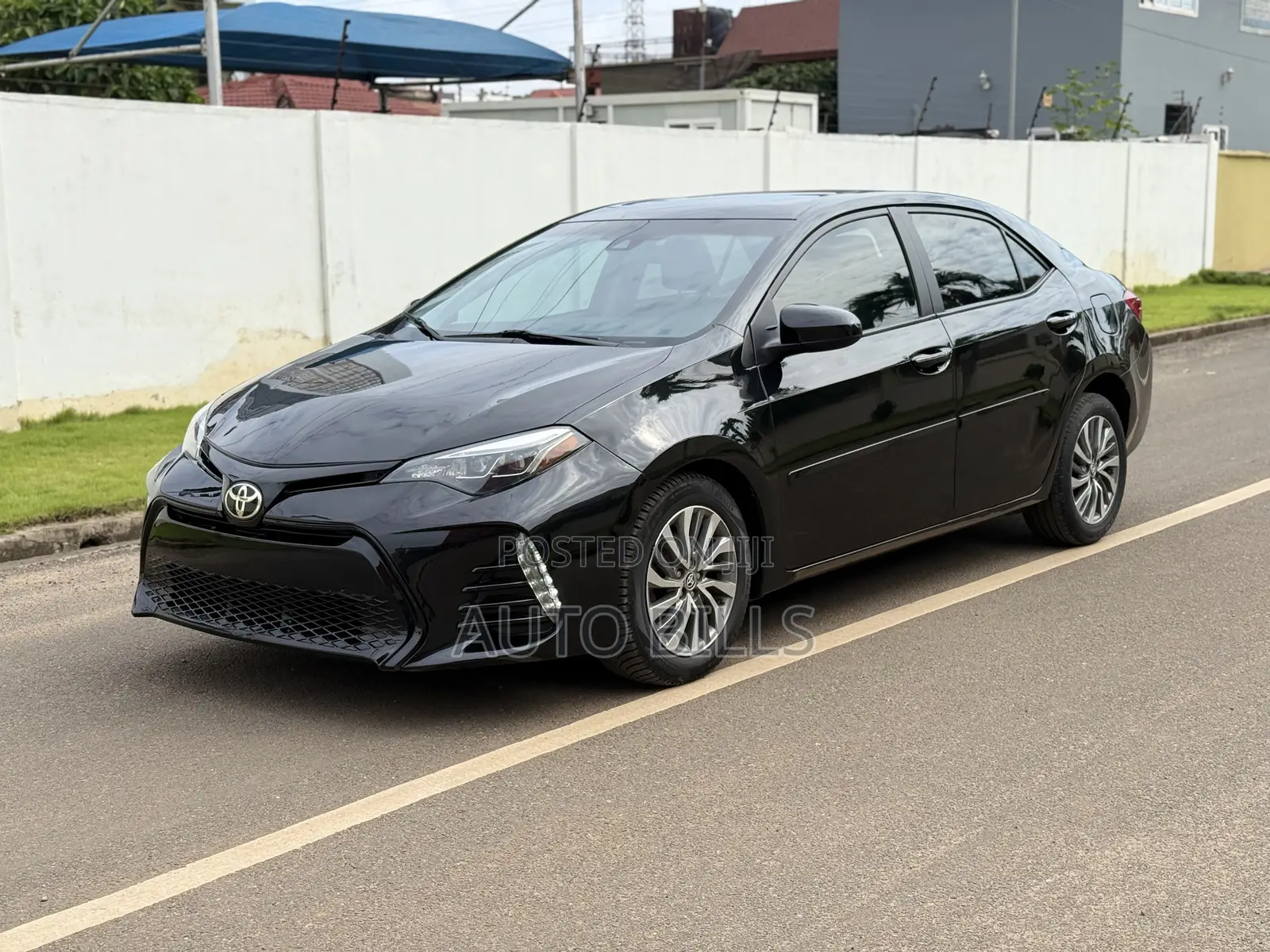 Toyota Corolla XLE (1.8L 4cyl 2A) 2018 Black