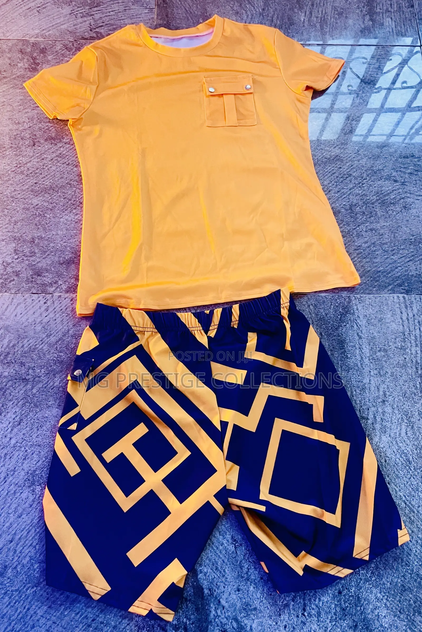 Piece Short Set - Yellow Pocket T-Shirt Geometric Print Shorts