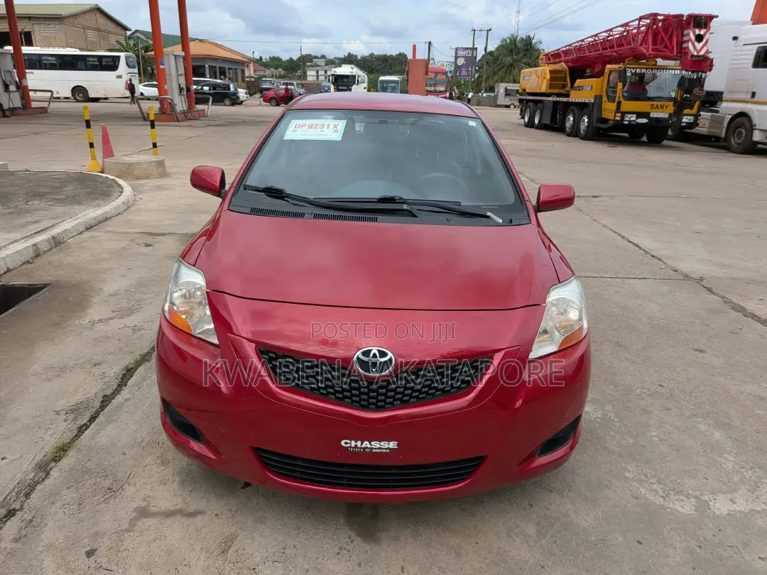 Toyota Yaris 2012 Red