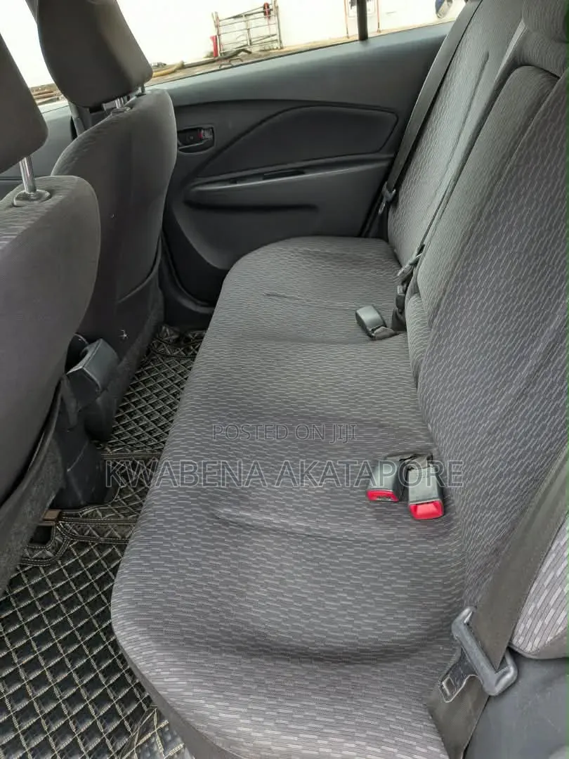 Toyota Yaris 2012 Red