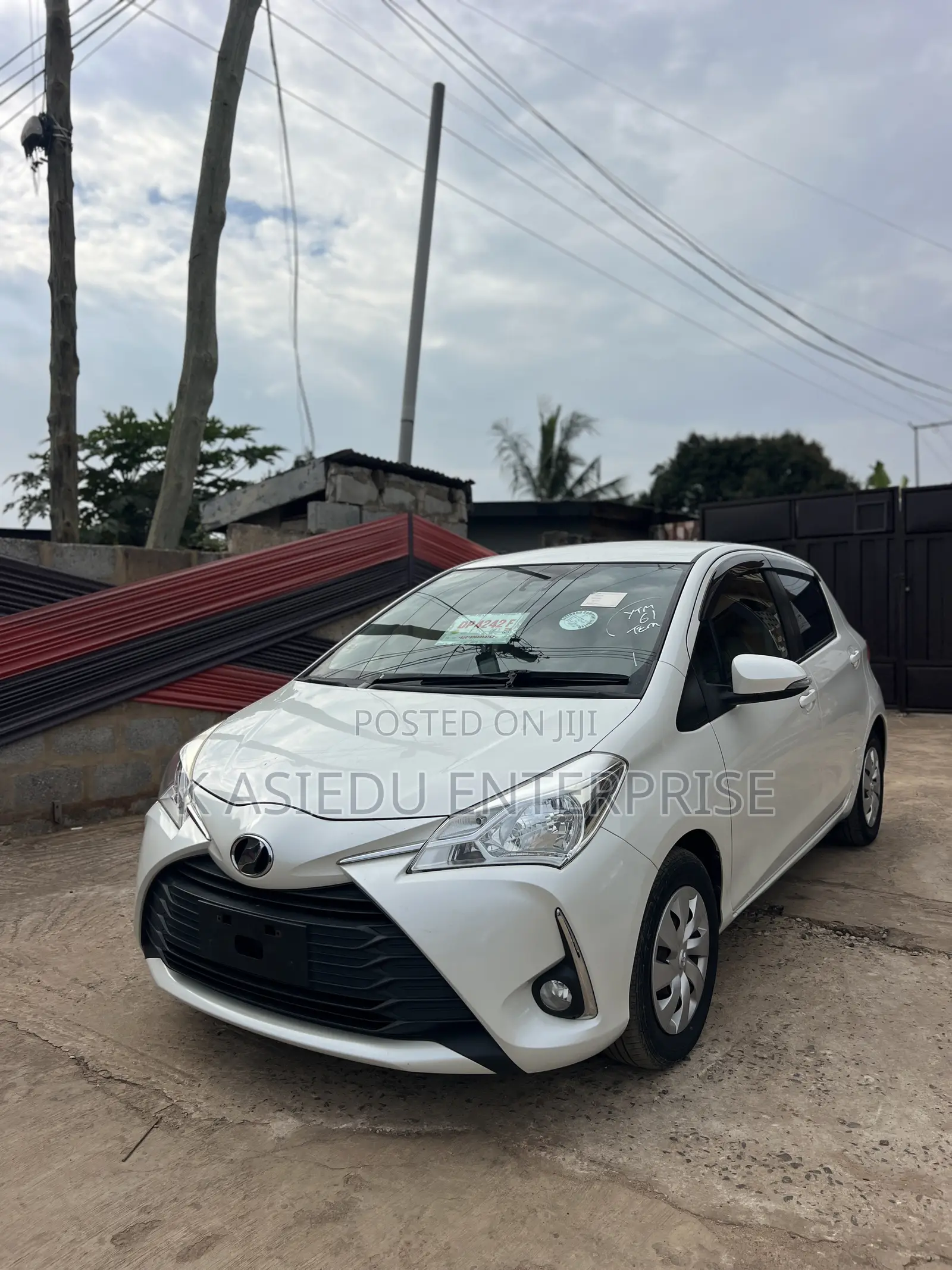 Toyota Vitz 1.3 AWD 3dr 2017 White