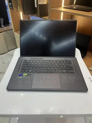 Laptop Asus ROG Zephyrus G16 16GB Intel Core i9 SSD 1T