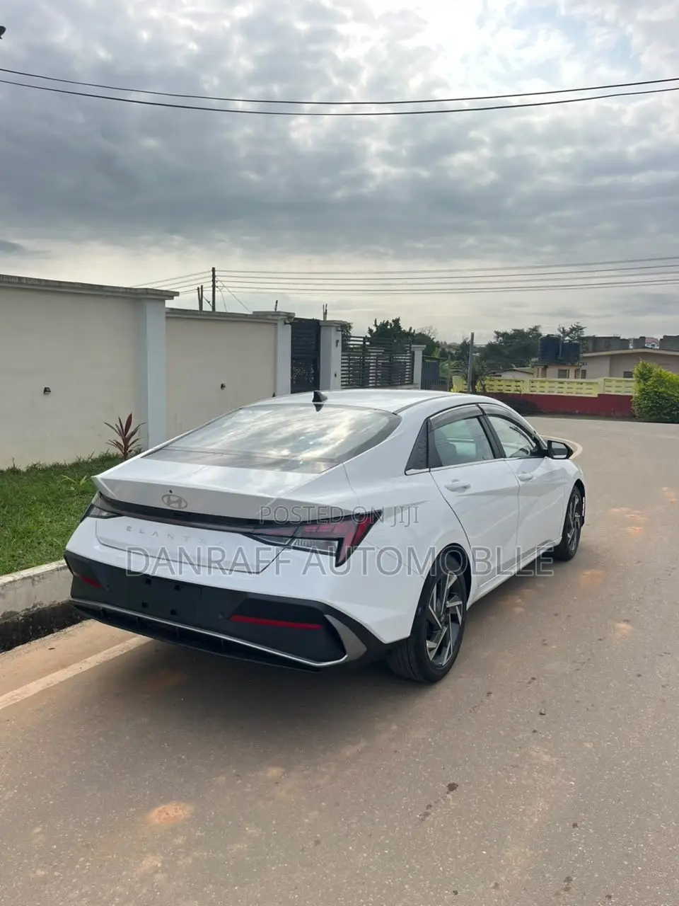 Hyundai Elantra SE IVT 2025 White