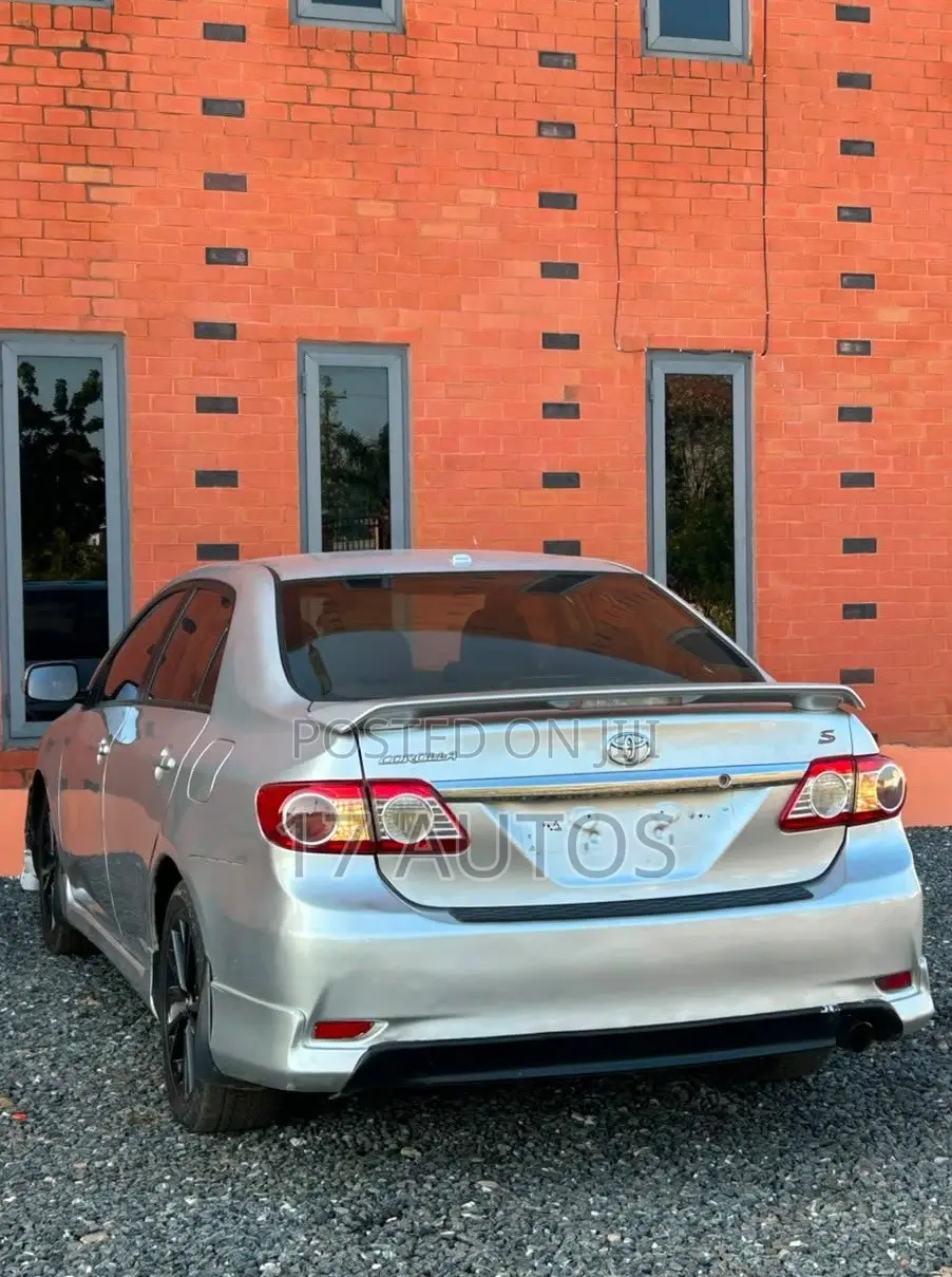 Toyota Corolla S 4dr Sedan (1.8L 4cyl 4A) 2012 Silver