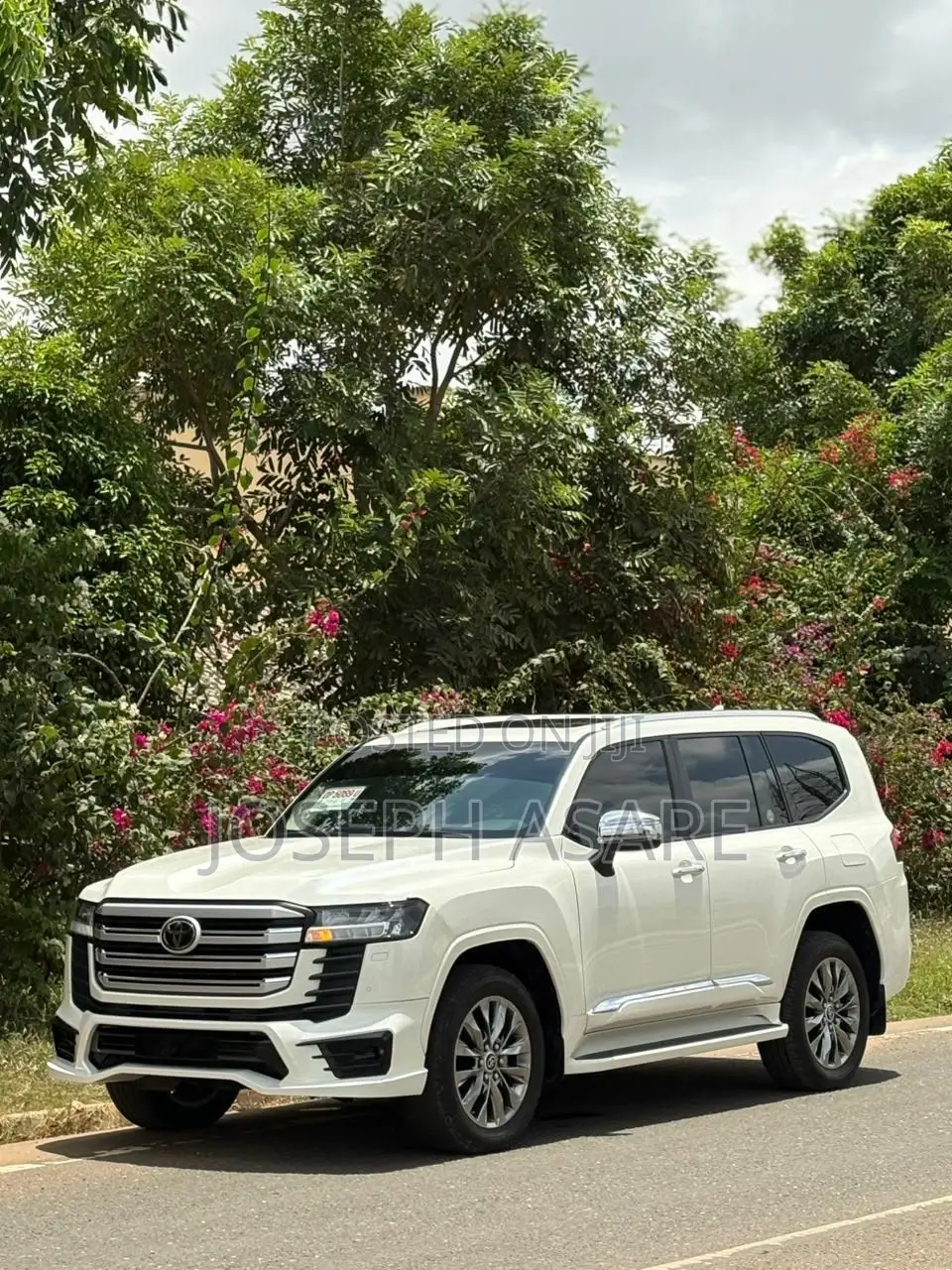 Toyota Land Cruiser 2024 White