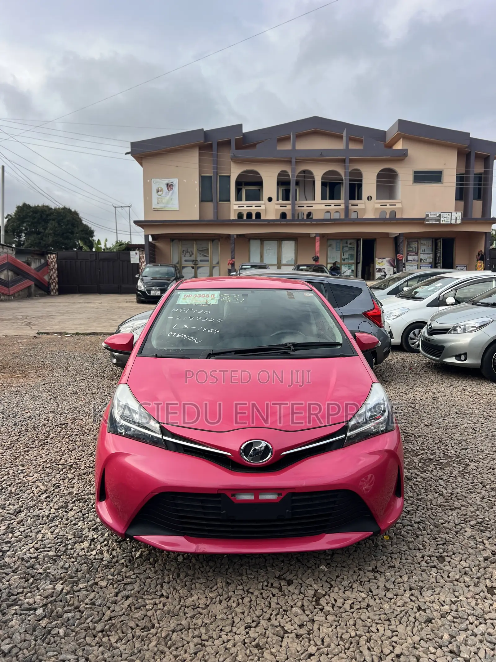 Toyota Vitz 1.3 AWD 3dr 2015 Pink