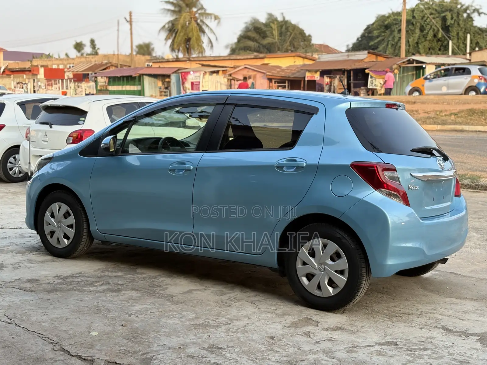 Toyota Vitz 1.3 FWD 5dr 2016 Blue