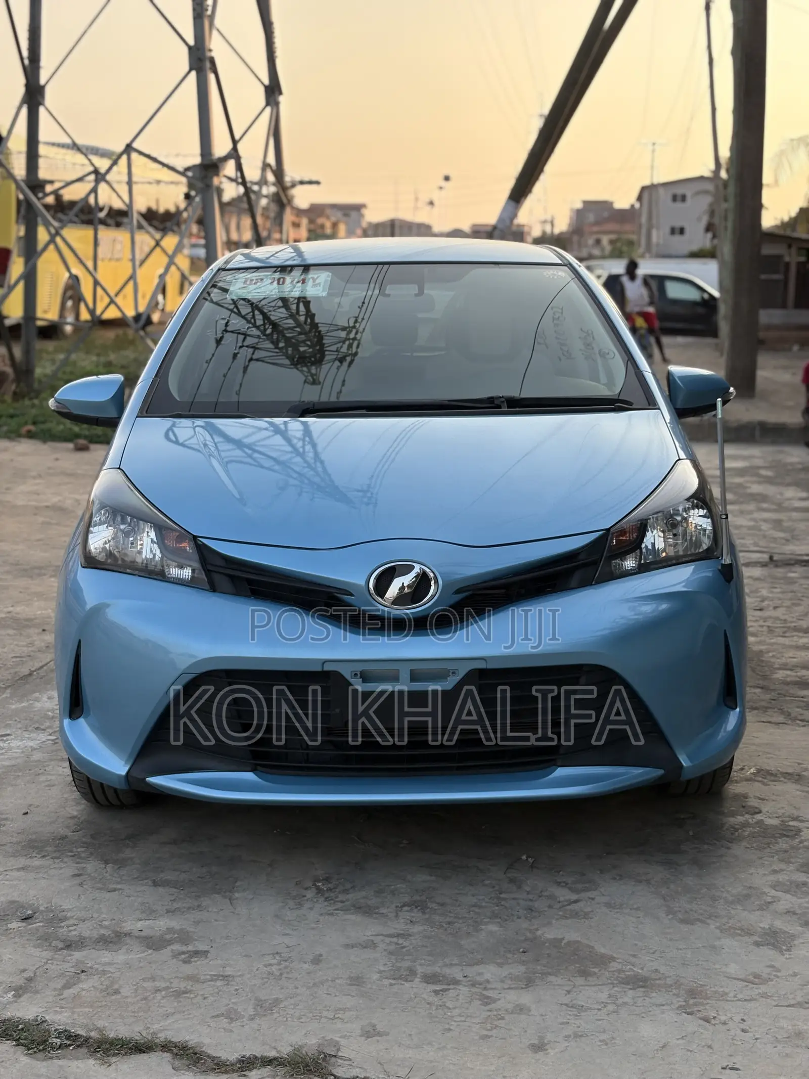 Toyota Vitz 1.3 FWD 5dr 2016 Blue