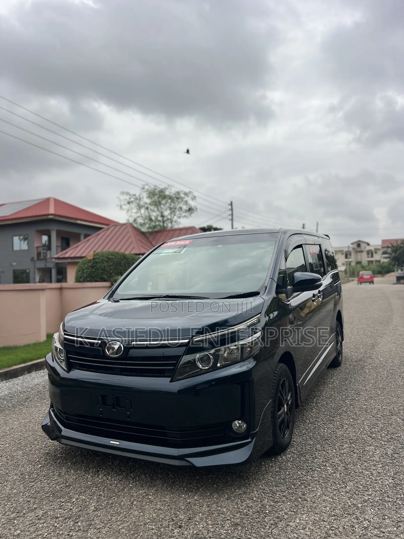 Toyota Voxy V 4WD 8-Seater 2015 Black