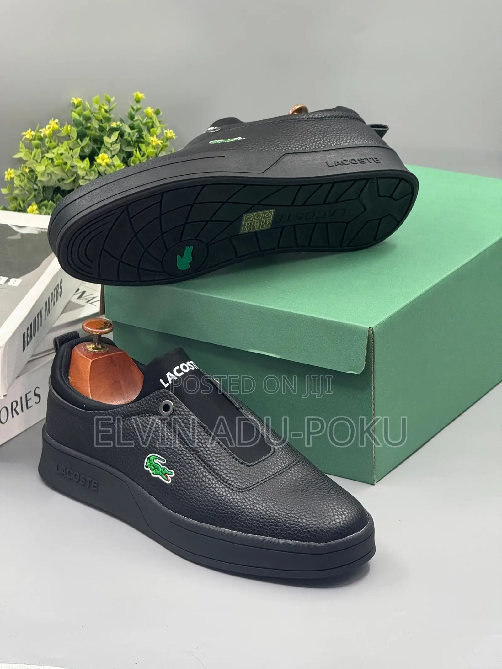 Lacoste Low Laceless Footwear , Swipe>