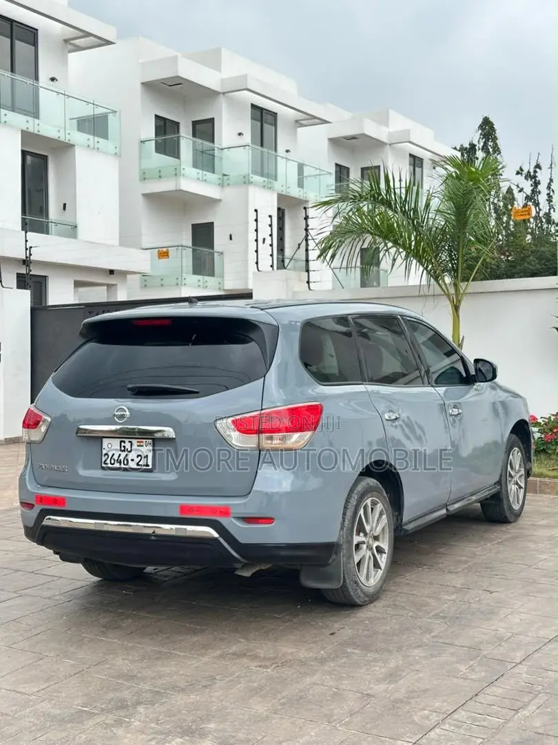 Nissan Pathfinder SL FWD 2013 Beige