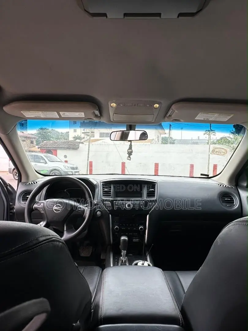 Nissan Pathfinder SL FWD 2013 Beige
