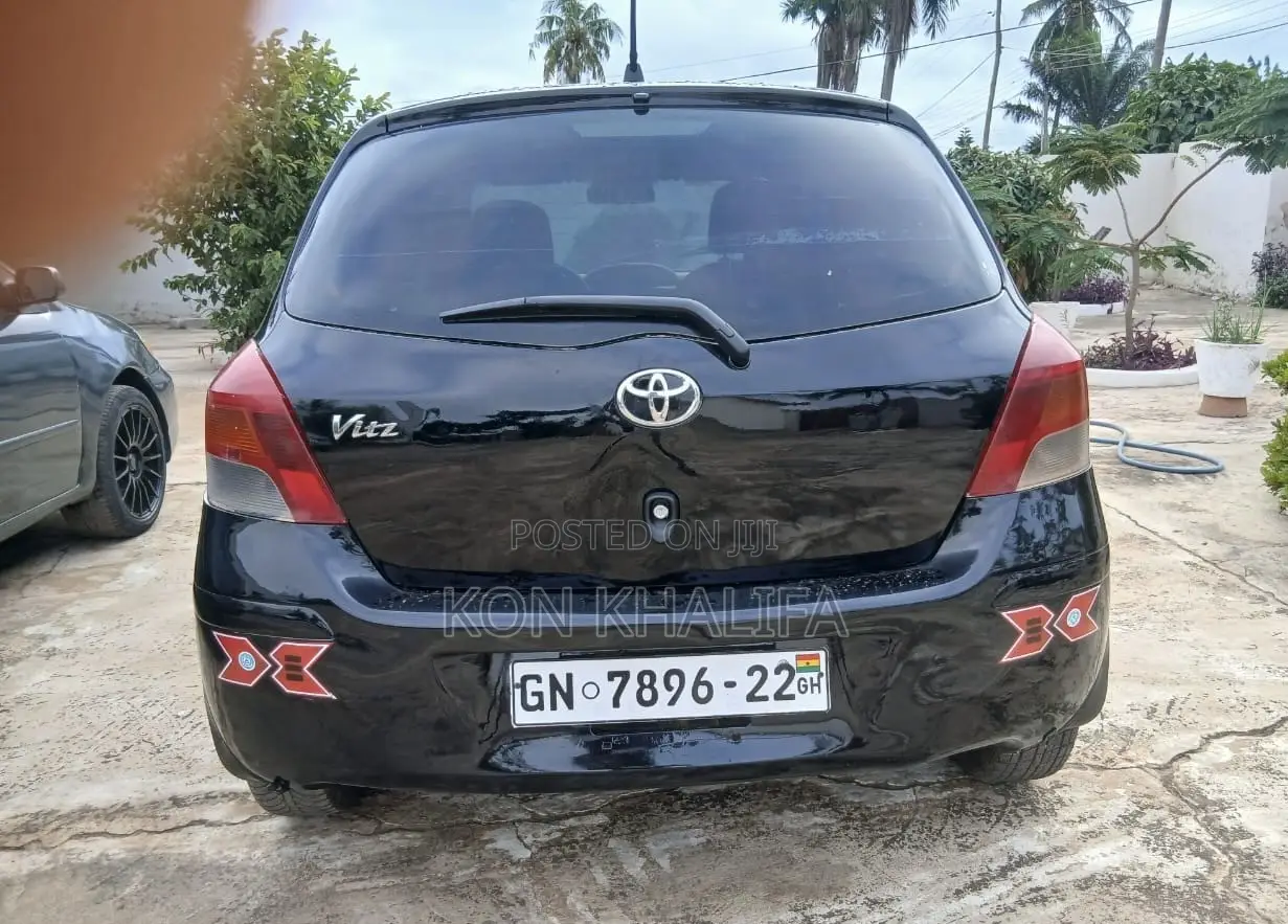 Toyota Vitz 1.0 FWD 5dr 2010 Black