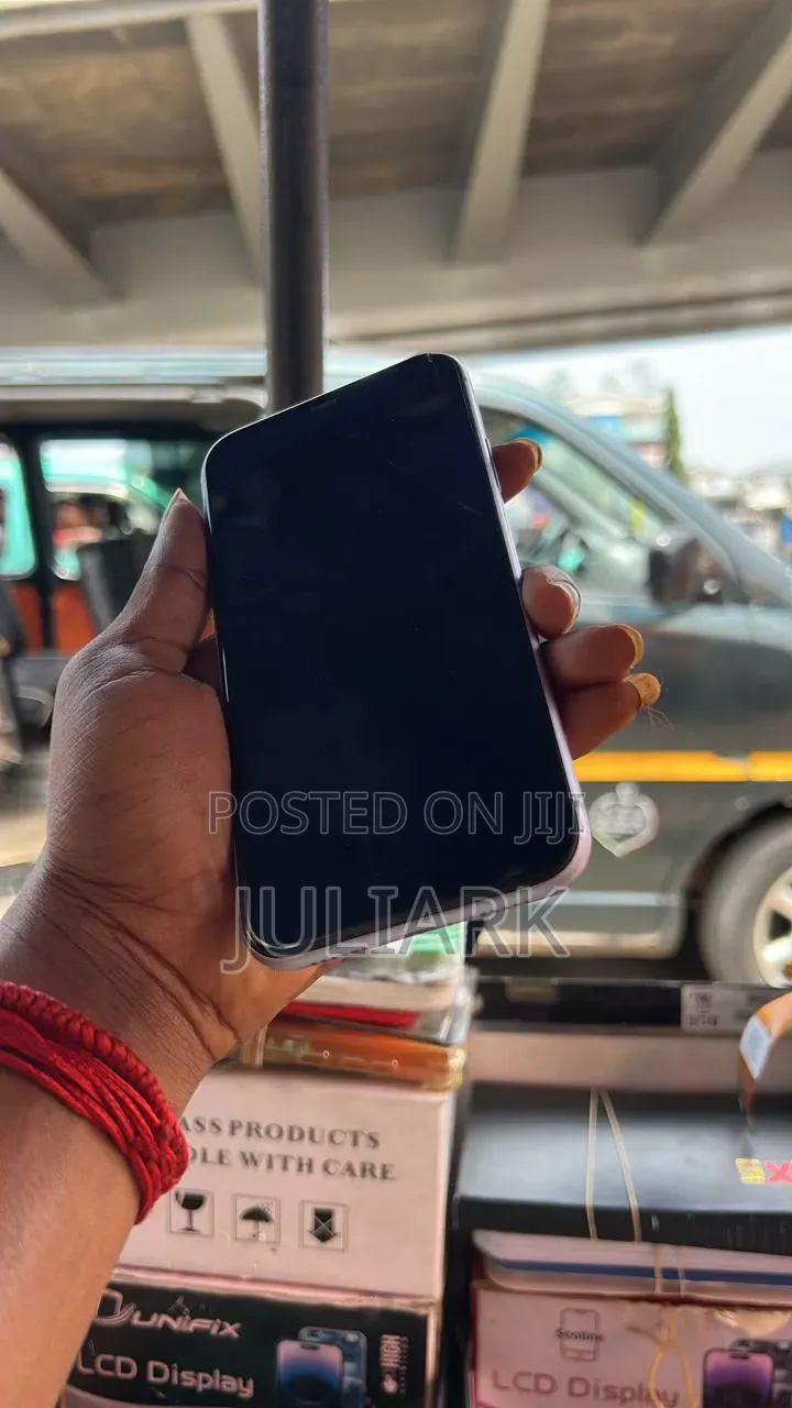 Apple iPhone 11 64 GB Purple