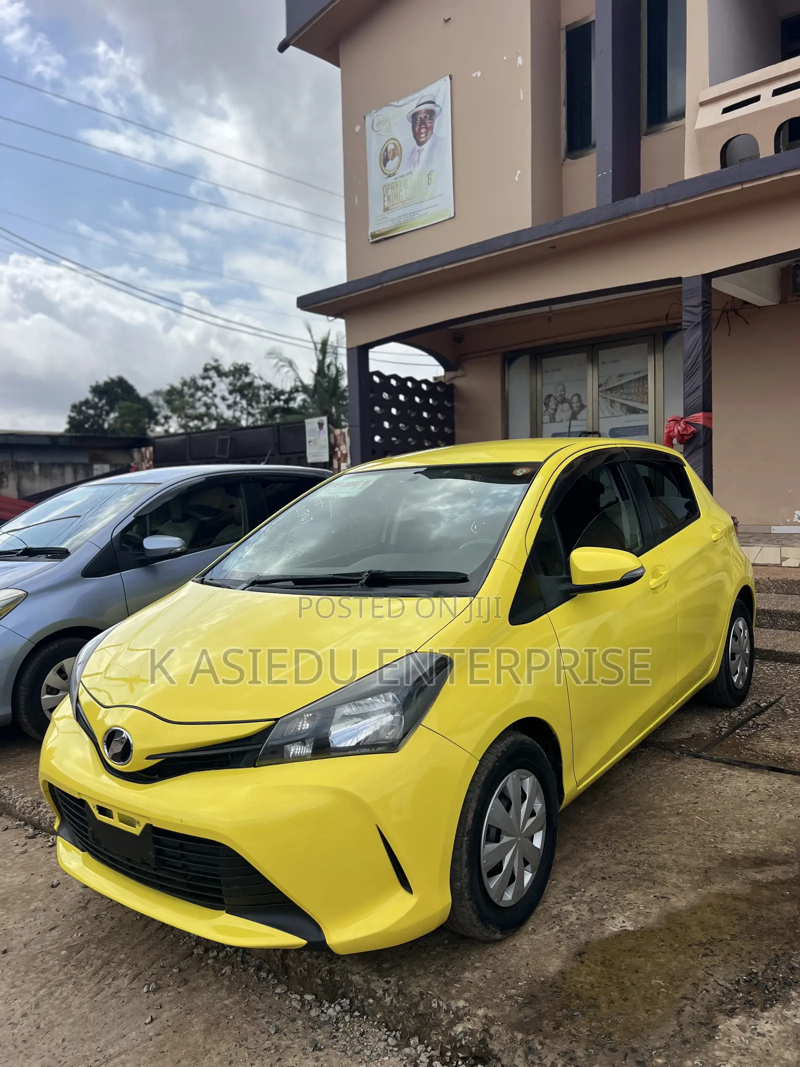 Toyota Vitz 1.3 AWD 3dr 2015 Yellow