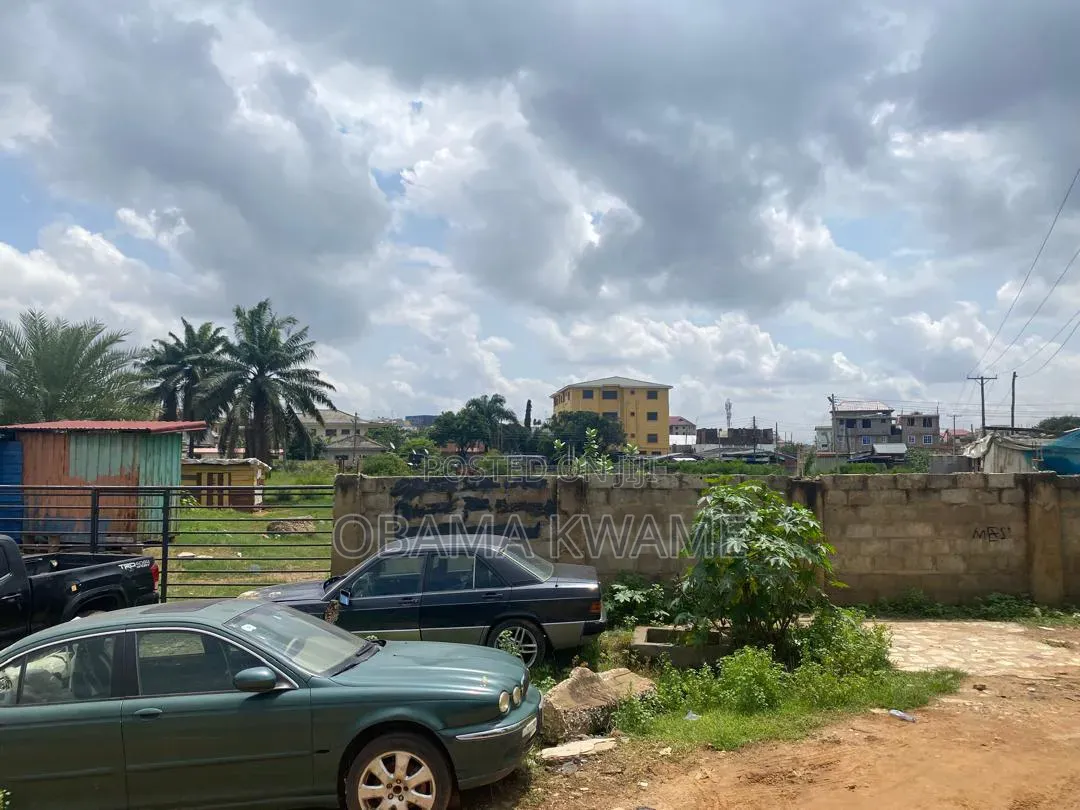 Titled Walled 6 Plots of Land for Sale at Circle Behind Paloma