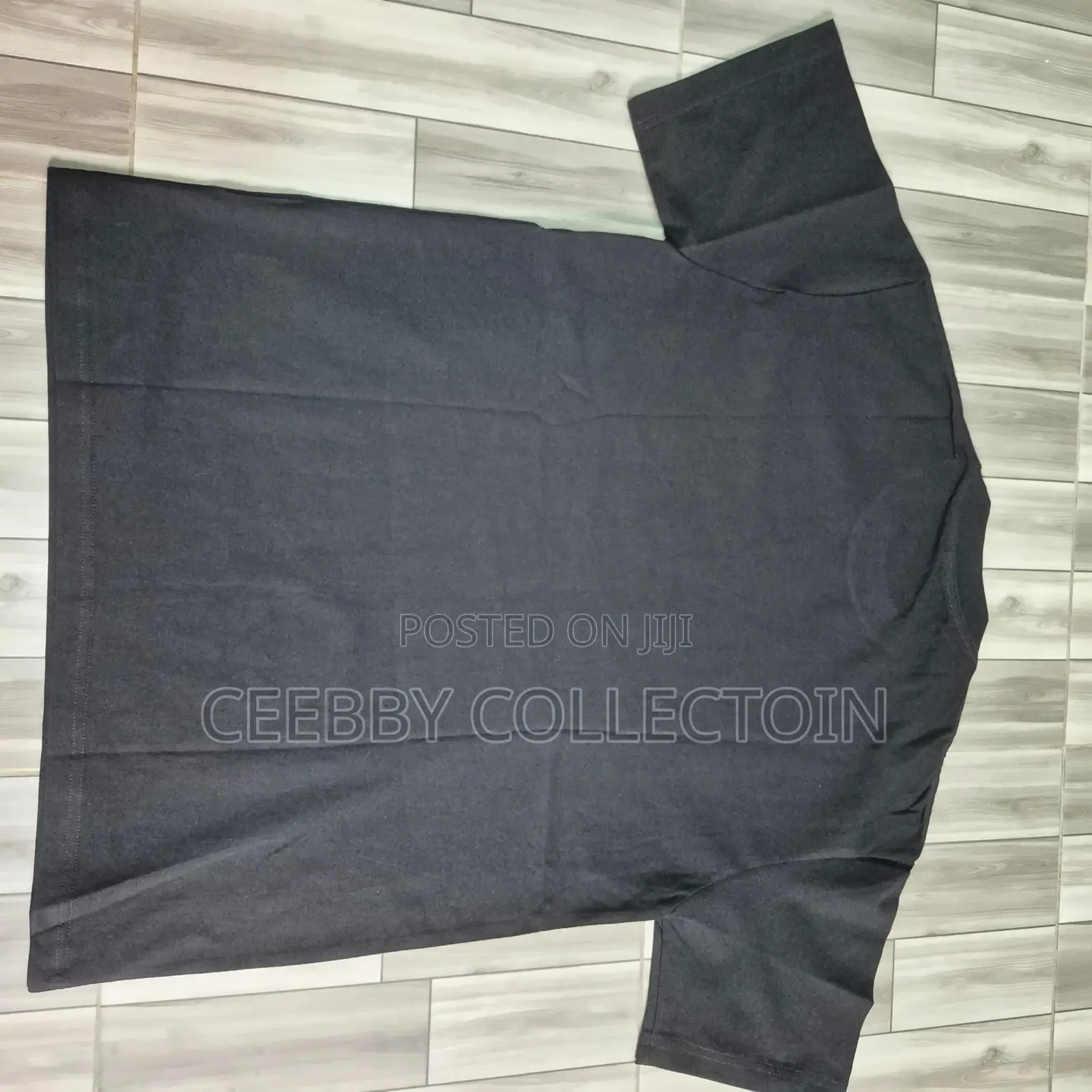 Simple and Quality Black Round Neck Available as Seen