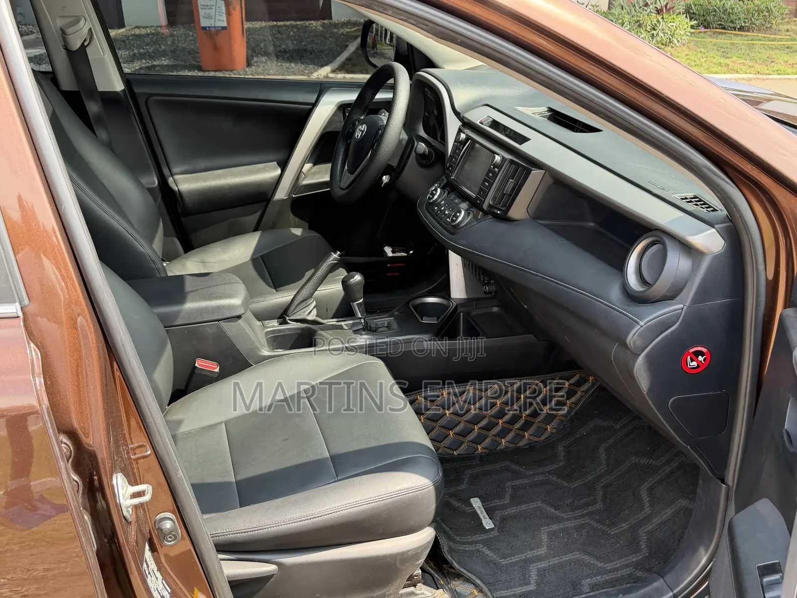 Toyota RAV4 SE FWD (2.5L 4cyl 6A) 2016 Brown