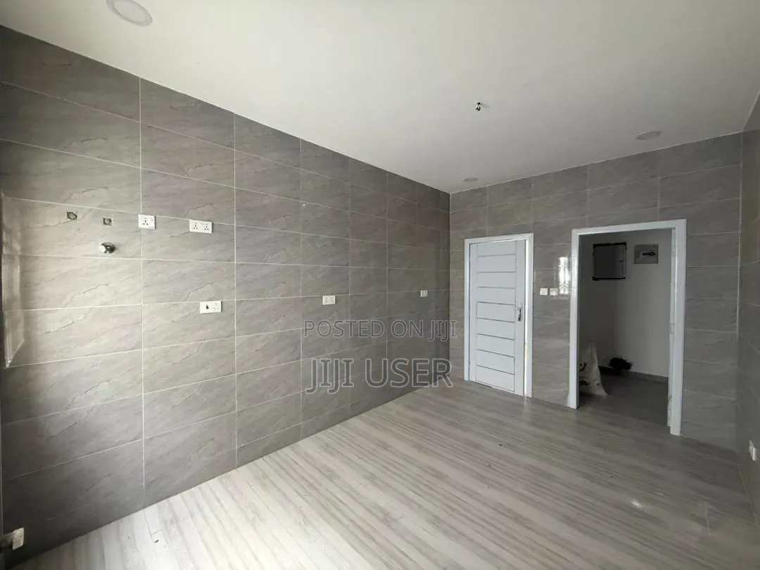 3bdrm House in Hfc Estate, Baatsona Total for sale