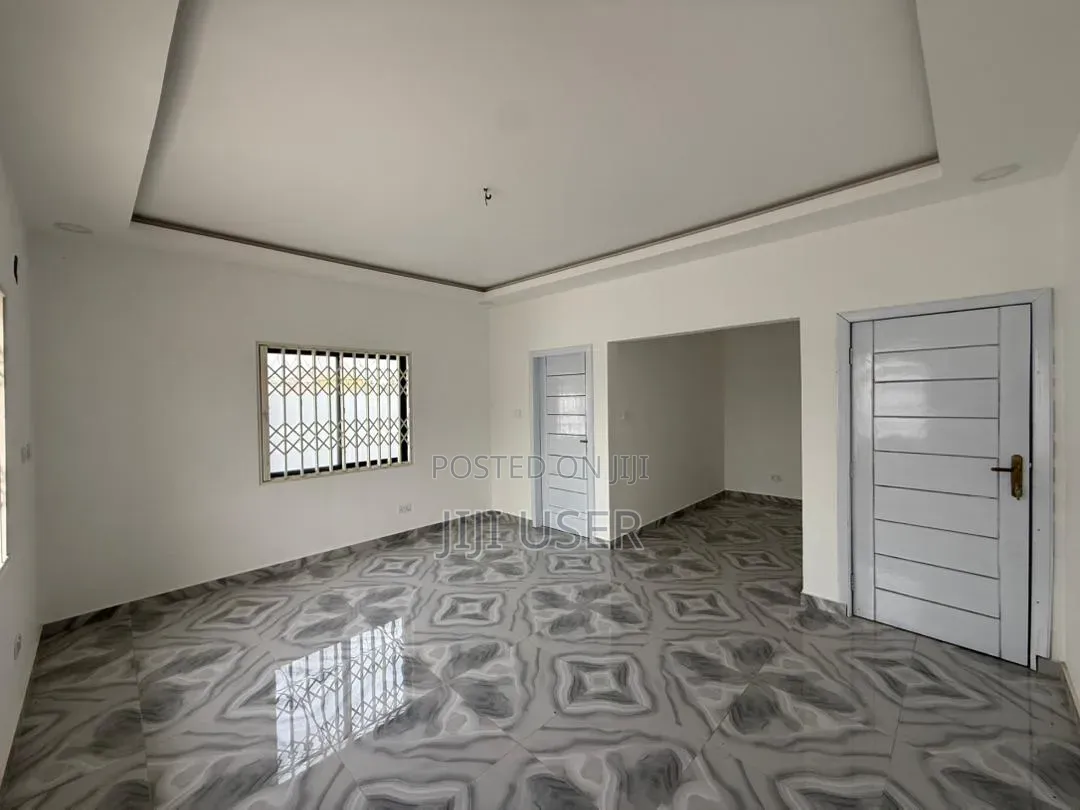 3bdrm House in Hfc Estate, Baatsona Total for sale