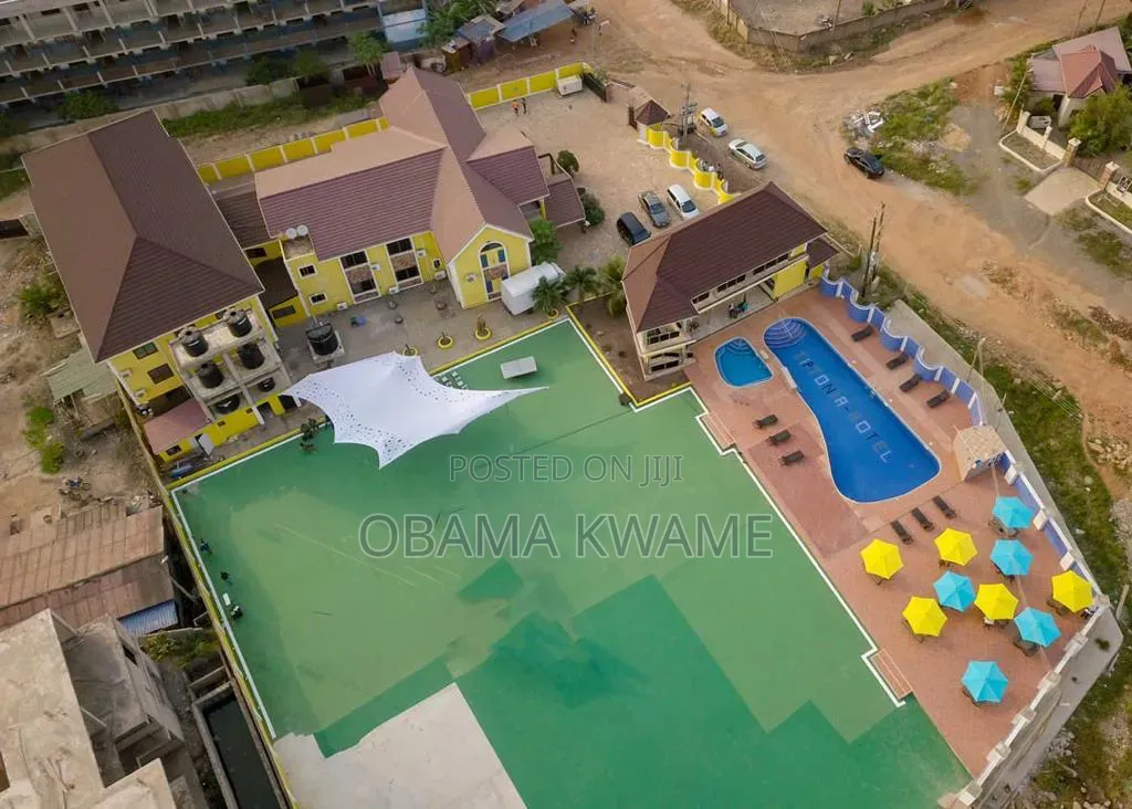 34 Rooms Hotel Sitting on a 1 Half Plot for Sale at Adjirganor