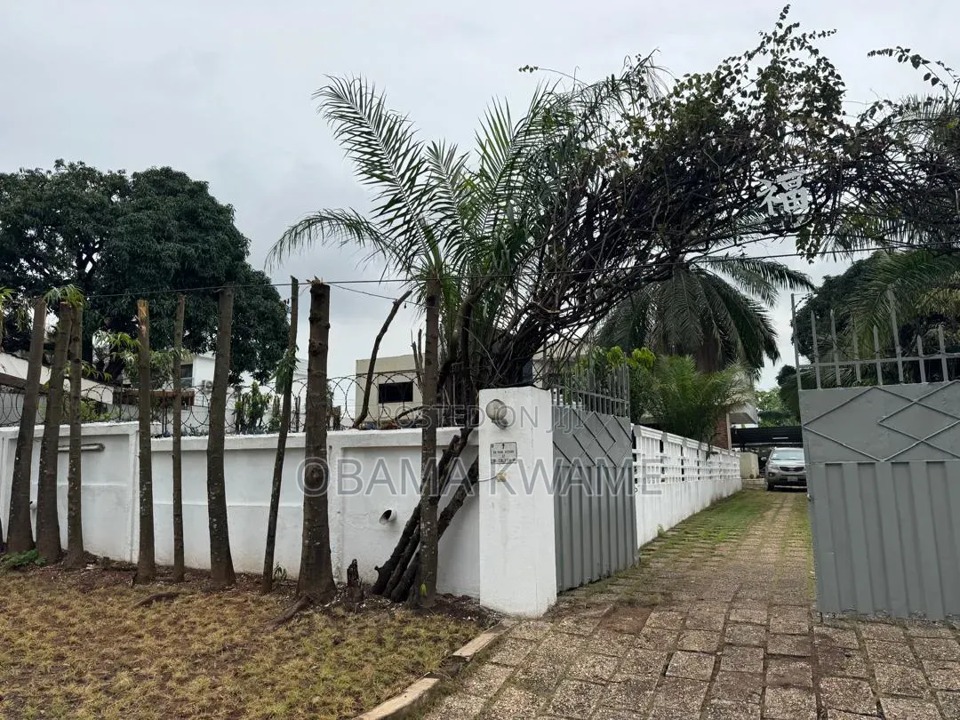 5bdrm Mansion in Laryea Homes, Airport Residential Area for sale